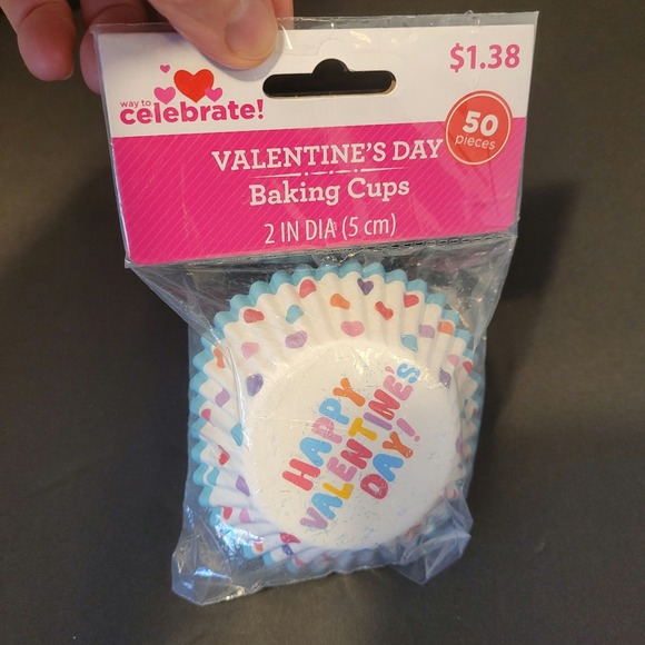 Valentine's Day Bundle Of 4 Cookie Cutter Cupcake Liners Hearts Bear Basket - Picture 6 of 7